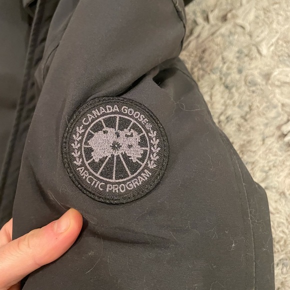 Canada gooose parka! - Picture 6 of 13